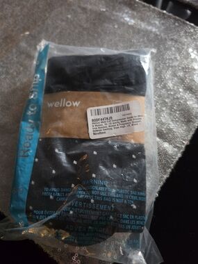 Wellow Black Crew Compression Socks with Micro Dot Pattern